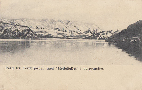Parti fra Fördefjorden med Heilefjellet i baggrunden.