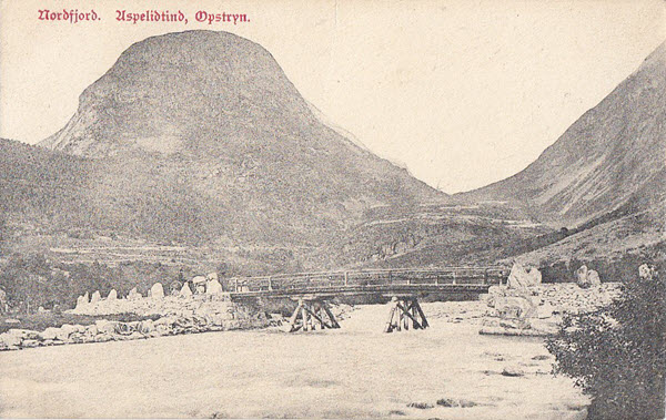 Nordfjord. Aspelidtind, Opstryn.